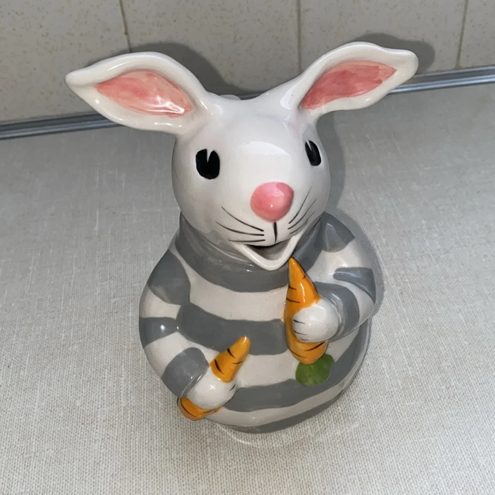 Blue Sky 2018 Easter BUNNY Rabbit‎ Creamer Easter carrots